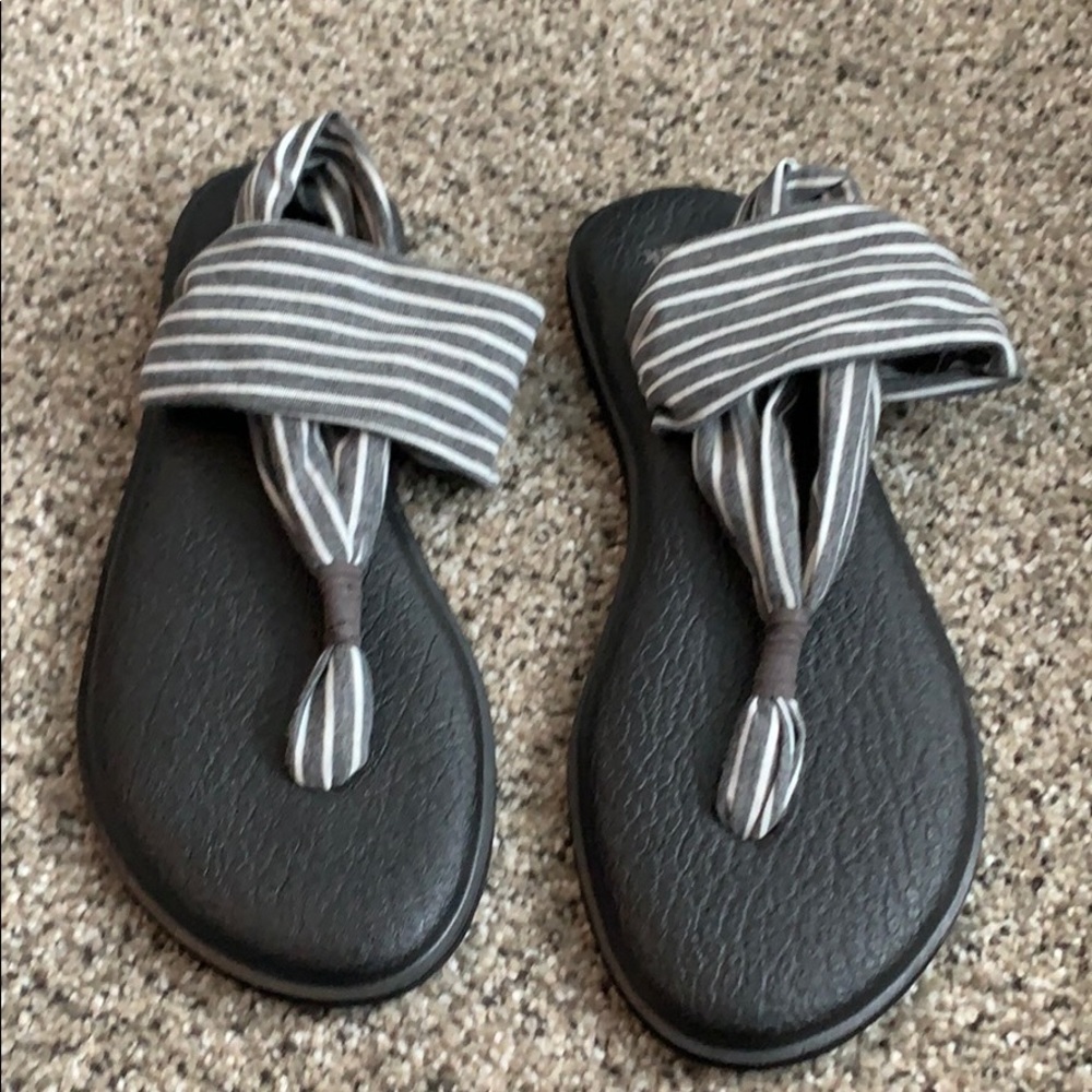 Sanuk gray sandals